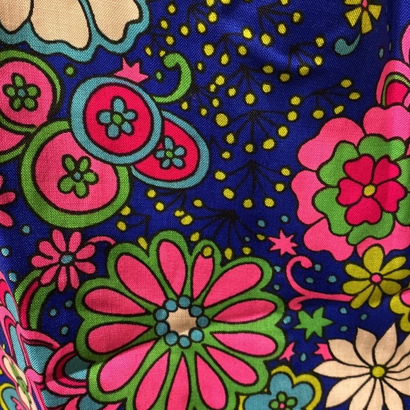 Groovy 60’s Floral Dress - Picture 5 of 9